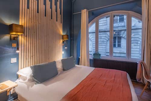 Chambre Classique, non-fumeurs, vue ville | Minibar, coffres-forts dans les chambres, décoration personnalisée