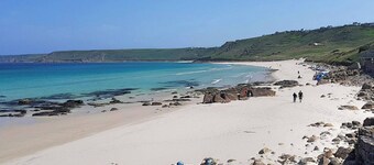 Little Gwenver - character Cornish cottage above stunning beach, dog friendly