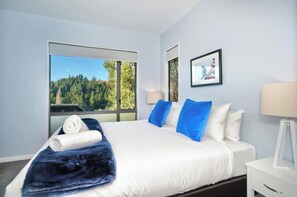 3 bedrooms, iron/ironing board, travel cot, free WiFi