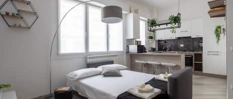 3 chambres, fer et planche à repasser, lit de bébé portatif