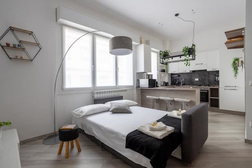 [MAISON LEBON 5 ★] Modern & elegant! Metro 1min