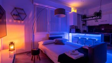 3 dormitorios, tabla de planchar con plancha, cuna de viaje