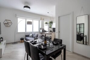 Interior - [MAISON LEBON 5 ★] Modern & elegant! Metro 1min (Milano)