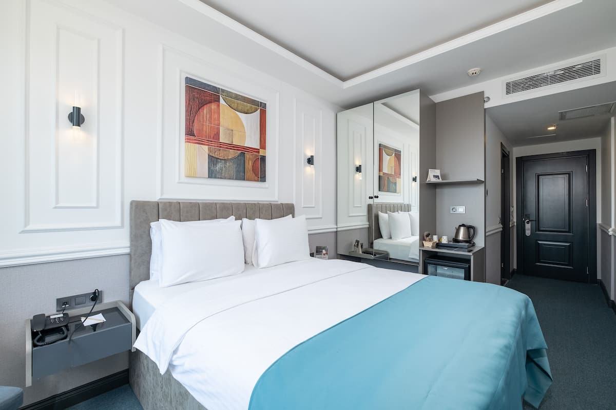 Premium bedding, minibar, in-room safe, desk