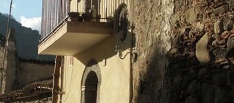 Yellow house in Sicilian style