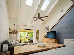 TV - Beach & Poolside Bliss - Family-Friendly Maui Stay (Kihei)