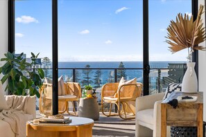 Panorama appartement, 2 slaapkamers, 2 badkamers, uitzicht op zee | Terras