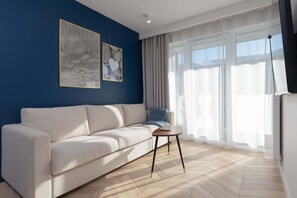 TV, offices - Stylish Apartment with Balcony | Parking | 500 m to the Beach (Kołobrzeg)