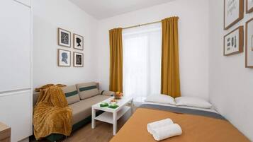 Strykjärn/strykbräda, wi-fi och sängkläder