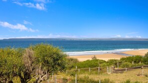 Beach nearby - Watermans - Pet Friendly - 1 Min Walk to Beach (Culburra Beach)