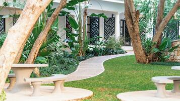 Chambre Triple Supérieure | Vue sur le jardin