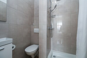 Shower - Apartment 2185/56343 (Istria - Pula), 5000m from the beach (Pula)