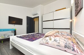 3 bedrooms, Internet