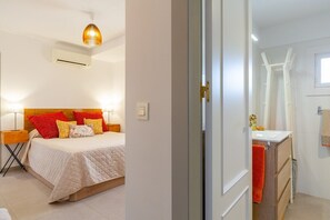 3 habitaciones, escritorio, tabla de planchar con plancha y wifi gratis 