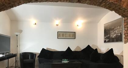 3 Bed Flat - Sleeps 20 - Smoking Room - Wifi