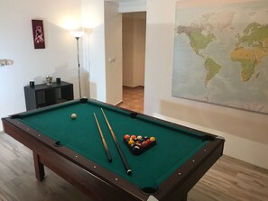 Apartment | 3 bedrooms, iron/ironing board, free WiFi, bed sheets - 3 Bed Flat - Sleeps 20 - Smoking Room - Wifi (Prague)