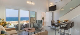 OceanEye Suites - Aura