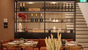 Daily continental breakfast (EUR 10 per person)