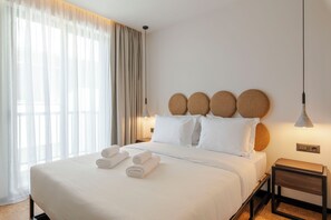 Ropa de cama de alta calidad, colchones con pillow-top y minibar 