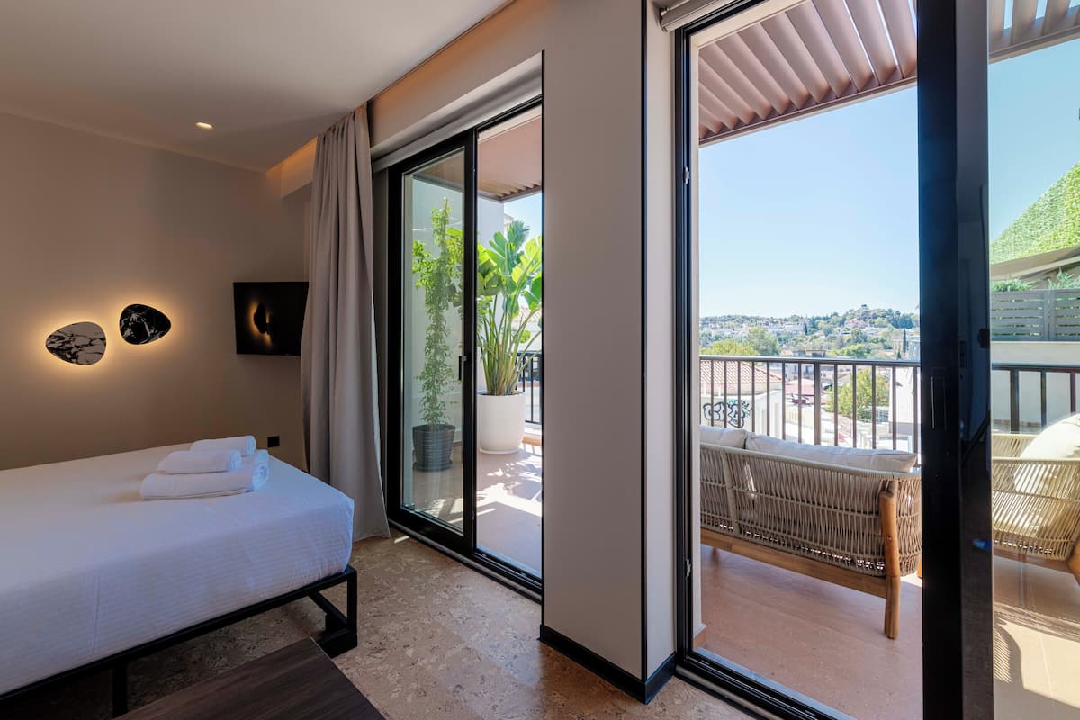 1 bedroom, premium bedding, pillowtop beds, minibar
