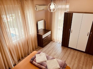 Iron/ironing board
