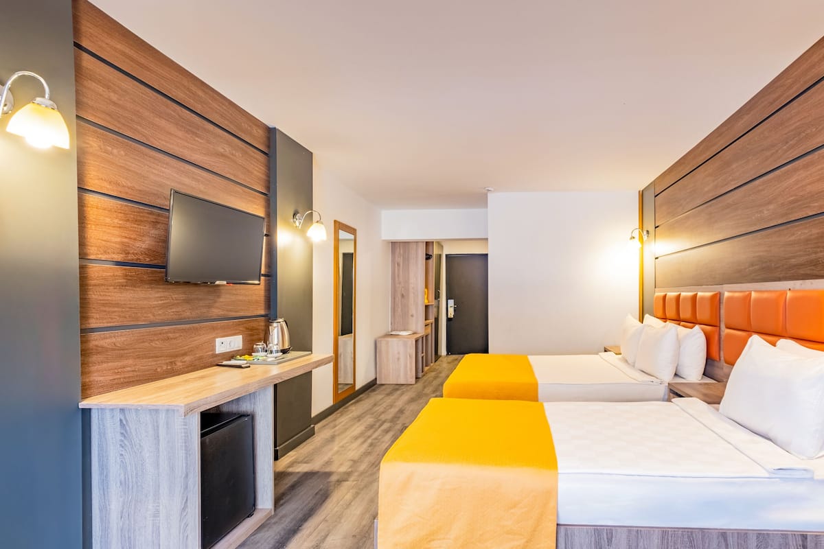 In-room safe, soundproofing, bed sheets