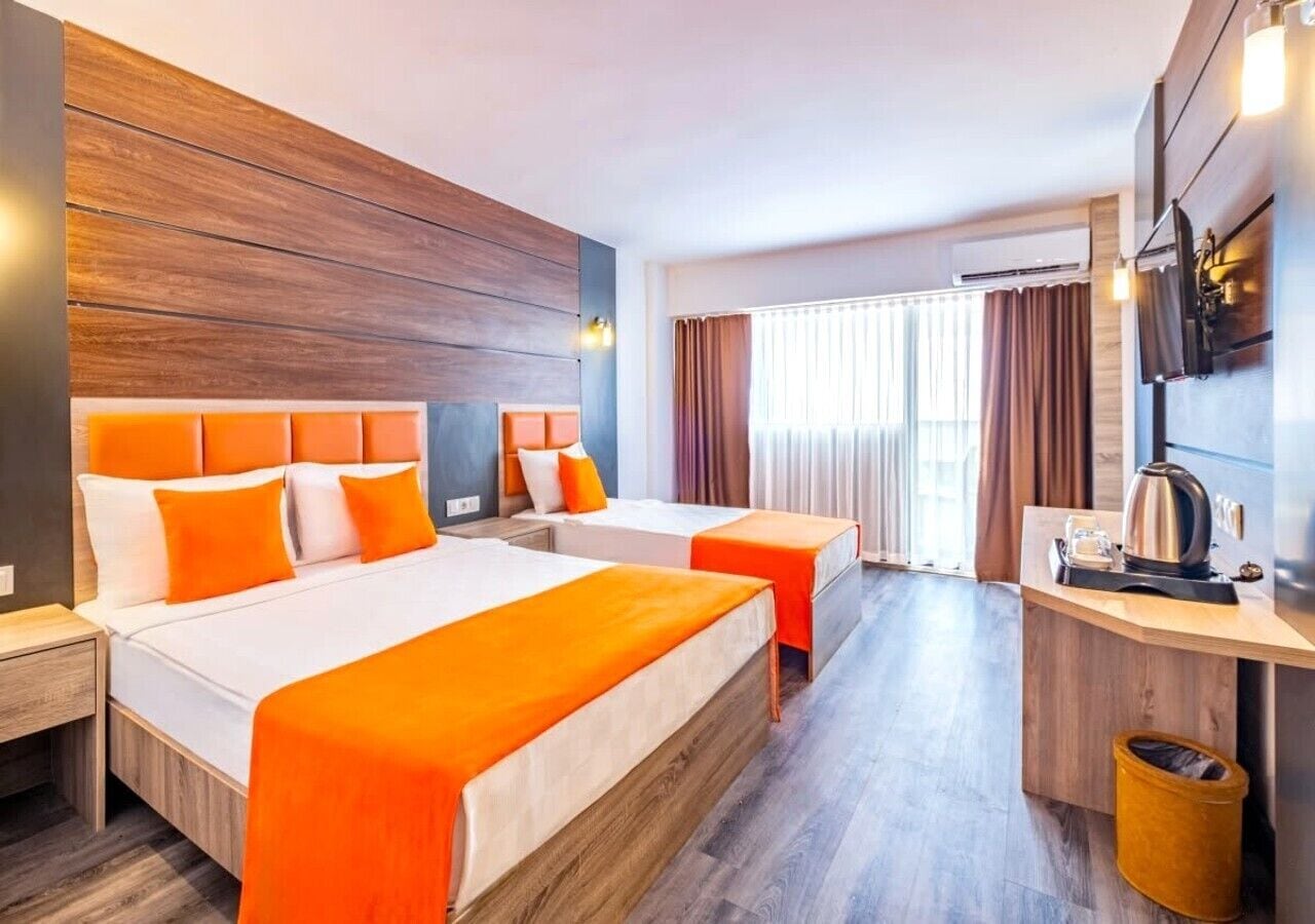 Standard Room | In-room safe, soundproofing, bed sheets