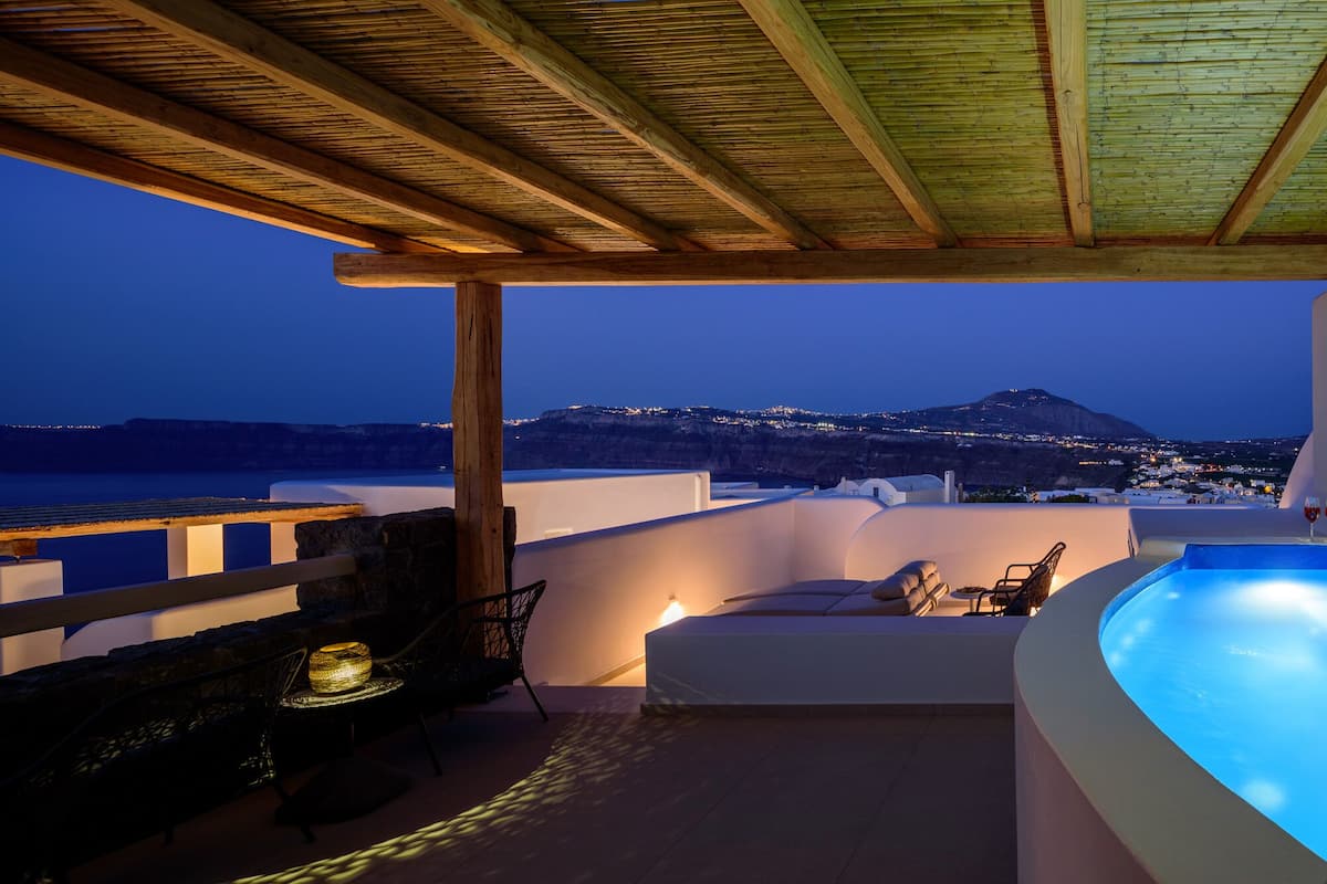 Master Villa | 2 bedrooms, Frette Italian sheets, premium bedding, Select Comfort beds