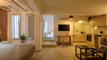 Executive Villa | Private kitchen | Full-sized fridge, microwave, oven, stovetop