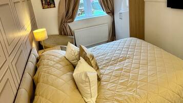 Cottage | Individually decorated, individually furnished, laptop workspace