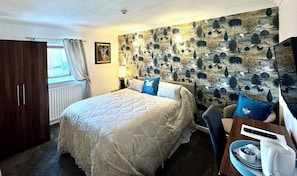 Traditional Double Room | Individually decorated, individually furnished, laptop workspace