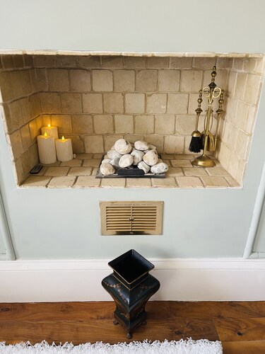 Charming 2-bedroom Apartment Located in Ayr