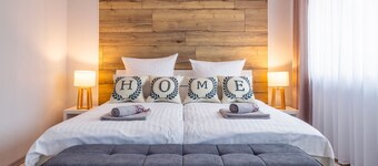 Design maisonette 5 min from the pond with great hiking and biking trails