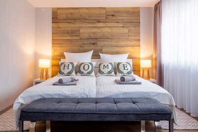 Design maisonette 5 min from the pond with great hiking and biking trails