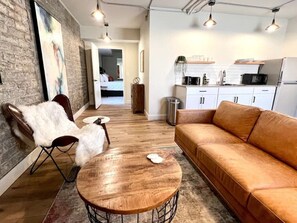 Smart TV - Summit Lofts+Brick walls+King Suite+Mt Shasta(101) (Mt Shasta)