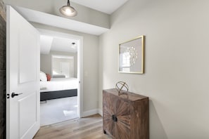 1 bedroom, free WiFi, bed sheets - Summit Lofts+Brick walls+King Suite+Mt Shasta(101) (Mt Shasta)