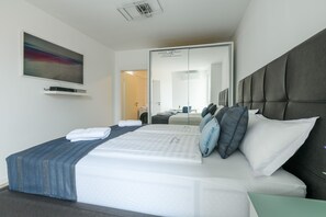 1 bedroom, free WiFi, bed sheets - Luxurious AP with sea view and terrace, 5 minutes' walk from Adriana beach (Premantura)