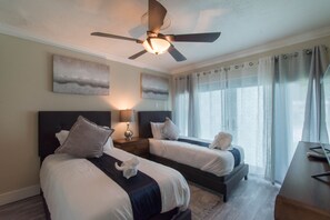 House | 3 bedrooms, iron/ironing board, travel crib, free WiFi