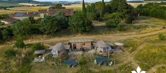Luxury Glamping in the countryside with private bathroom and kitchen