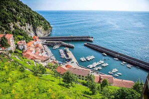 Marina - Adosado en la Costa con Excelentes Vistas al Estuario de Urdaibai (Ibarrangelu)