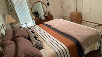 2 sovrum, strykjÀrn/strykbrÀda, gratis wi-fi och sÀngklÀder