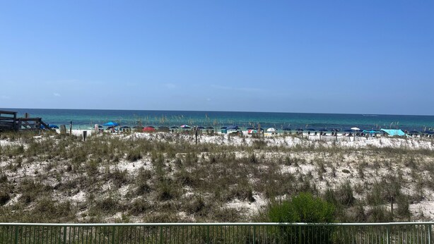 På stranden