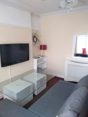 TV, DVD player - Pleasure Beach location. Quality two bedroom Apartment with partial seaview
  (Blackpool)
