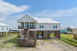 Exterior - Cast Away - Gulf View, Beautiful Home, Short Walk to Beach! (Dauphin Island)