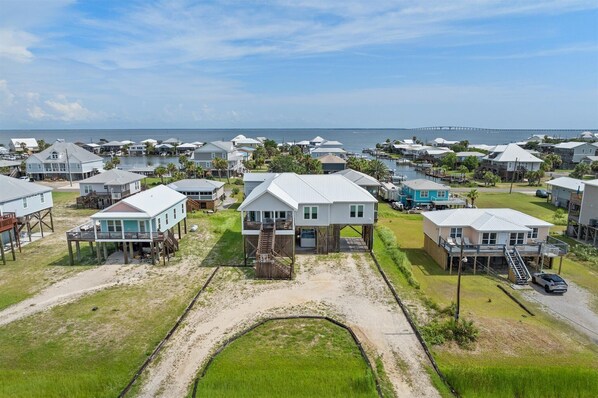 Exterior - Cast Away - Gulf View, Beautiful Home, Short Walk to Beach! (Dauphin Island)