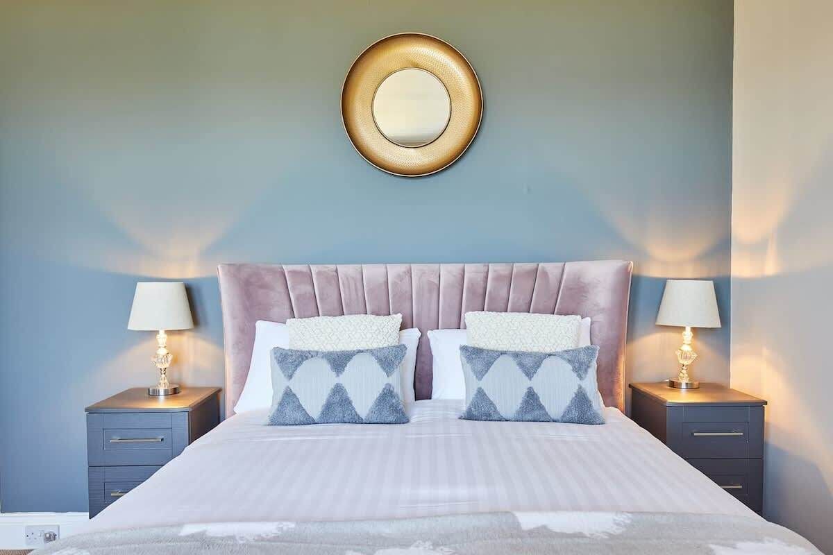 3 bedrooms, desk, iron/ironing board, WiFi