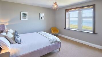 3 dormitorios, escritorio, tabla de planchar con plancha y wifi