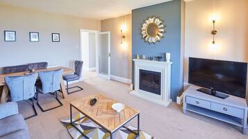 テレビ、書斎 / ワークスペース