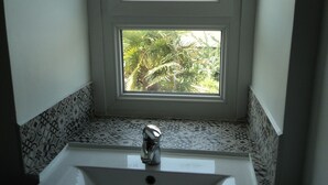 Unclassified image, 3 of 6, button - Duplex et Jardin (Saint-Malo)