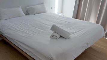 7 bedrooms, desk, iron/ironing board, free WiFi